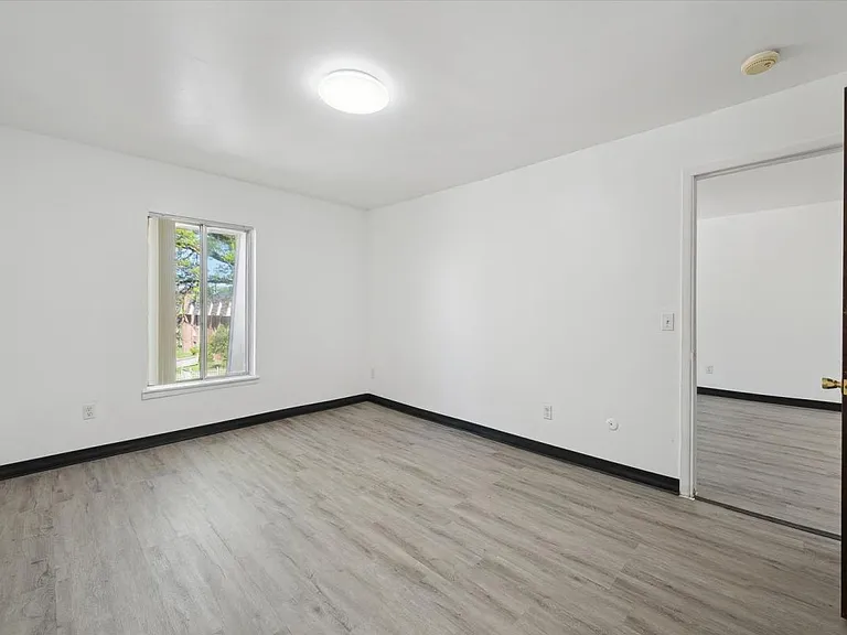 Parkside Apartments — Photo 12