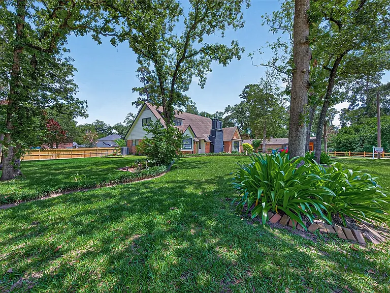 105 Glenmora Ct — Photo 50