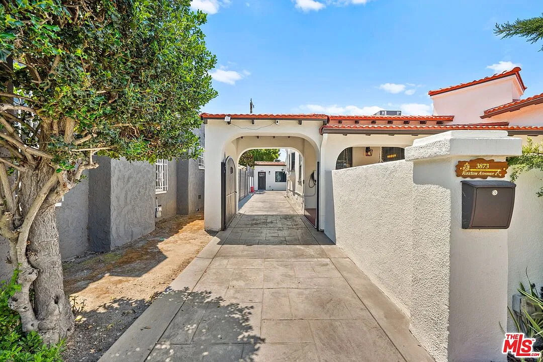 3 bed, 3.0 bath, 1595 sqft, $5,695 — Photo 4
