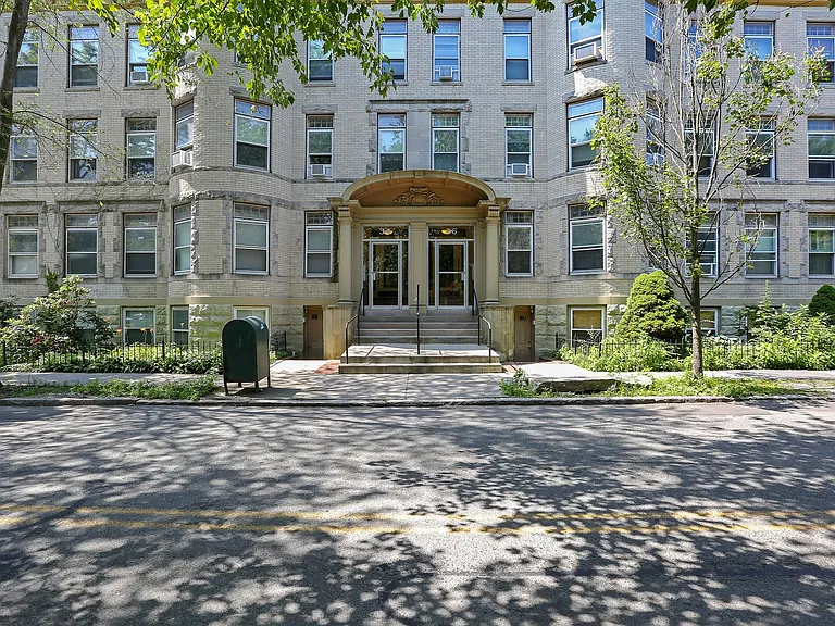 34 Winchester St — Photo 11