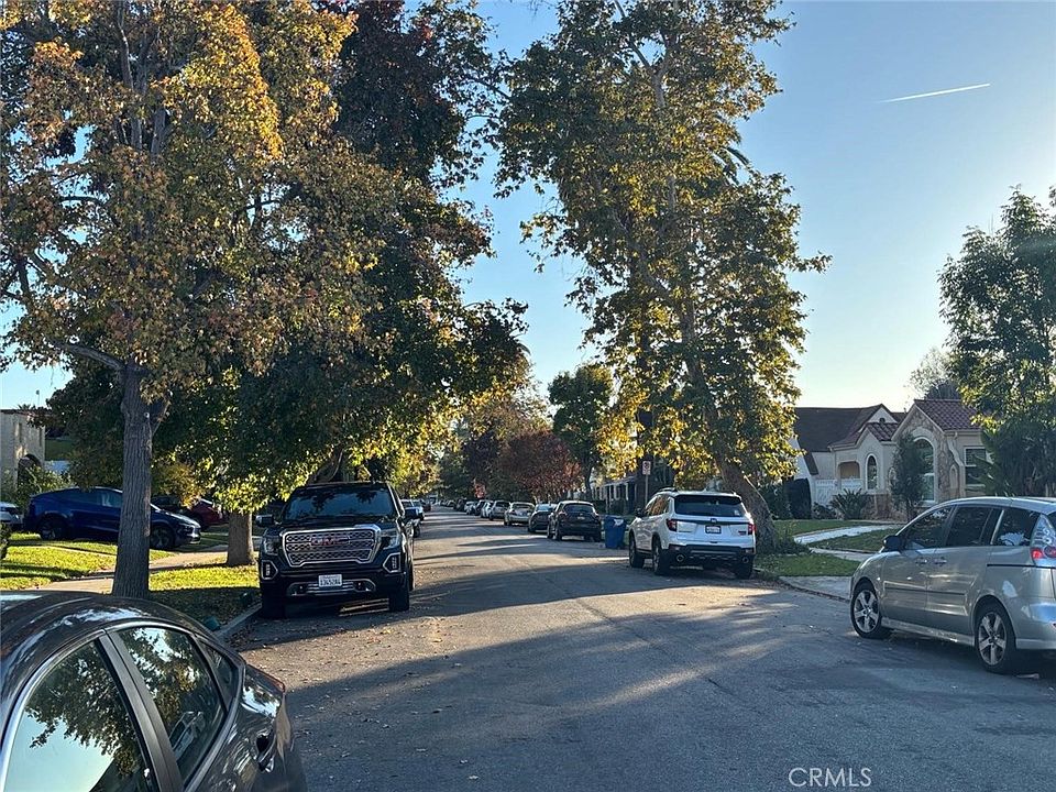 2nd image of 2134 S Sycamore Ave