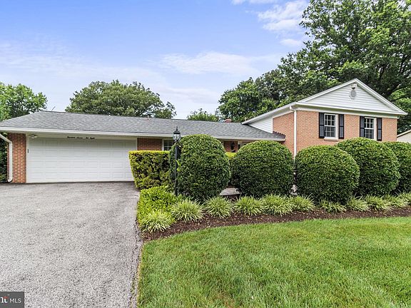 3rd image of 14728 Cobblestone Dr