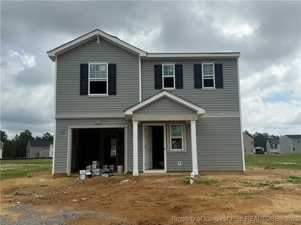 956 Sapphire Stone Ln, Hope Mills, NC 28348