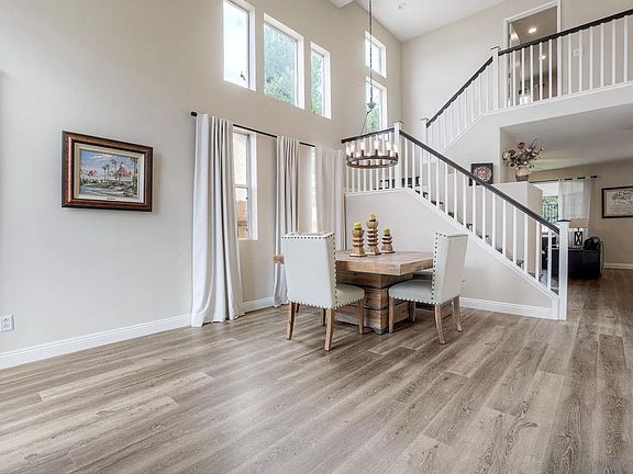 5th image of 42066 Chestnut Dr