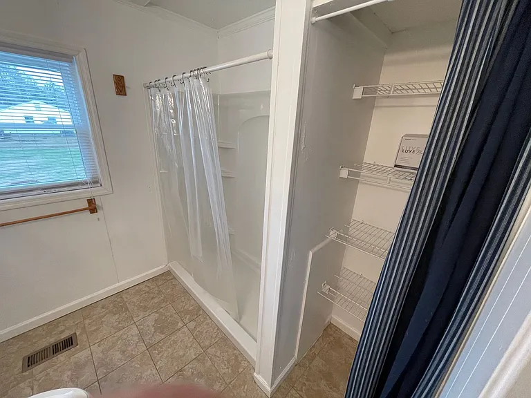 2029 McClung Ave — Photo 10