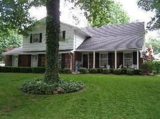 1300 SW Skyline Dr, Blue Springs, MO 64015