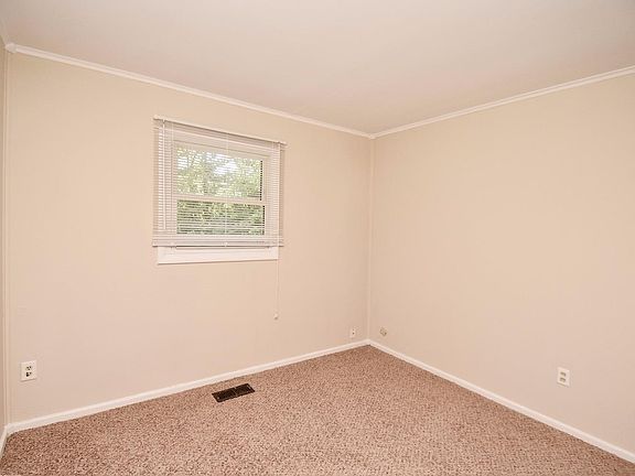 5th image of 2573 Ontario St
