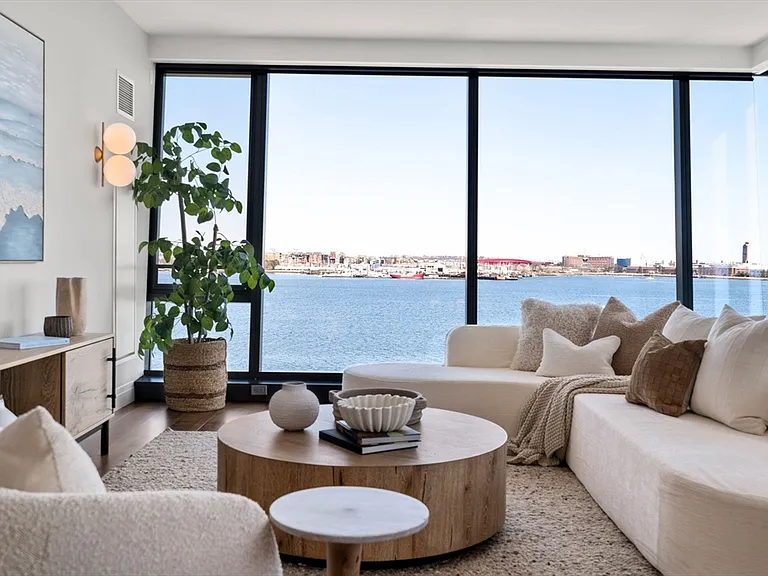 300 Pier 4 Blvd #6D — Photo 1