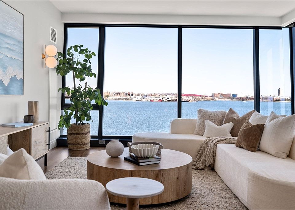 1st image of 300 Pier 4 Blvd Unit 6D