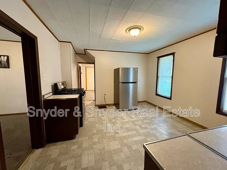 391 E Voris St — Photo 10