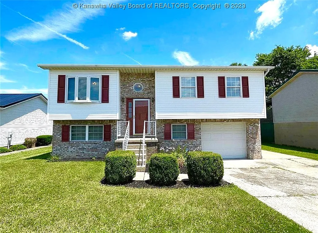 106 Hampton Ln photo 1