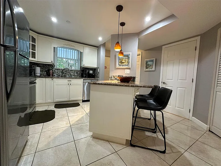 17801 N Bay Rd #212 — Photo 5