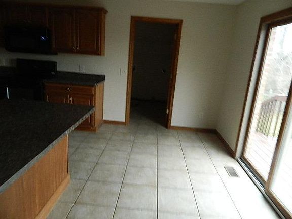 5th image of 180 Megan Ln