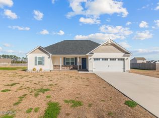 108 Woodwater Dr, Richlands, NC 28574