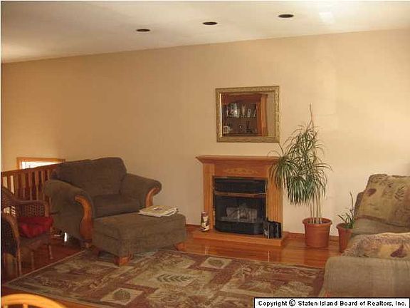 3rd image of 355 Dewey Ave