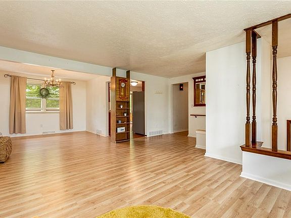 5th image of 338 Killdeer Dr