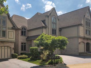 1575 W Rue James Pl, Palatine, IL 60067