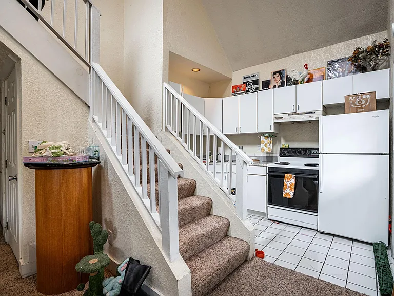 1627 N Farwell Ave #C — Photo 11