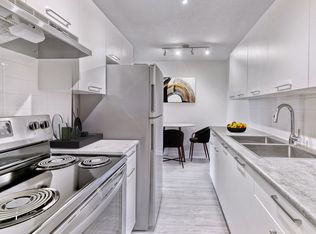 Glamorgan Manor, Calgary, AB T3E 4T6