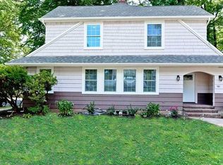 985 Garrison Ave, Teaneck, NJ 07666