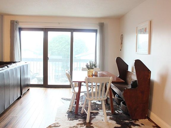5th image of 12 Chancery Ct APT 304