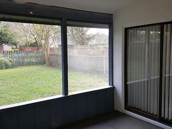5th image of 10526 Stradford Row