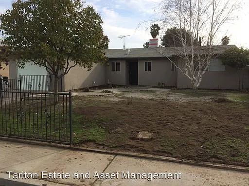 27242 Stanford Ave photo 1