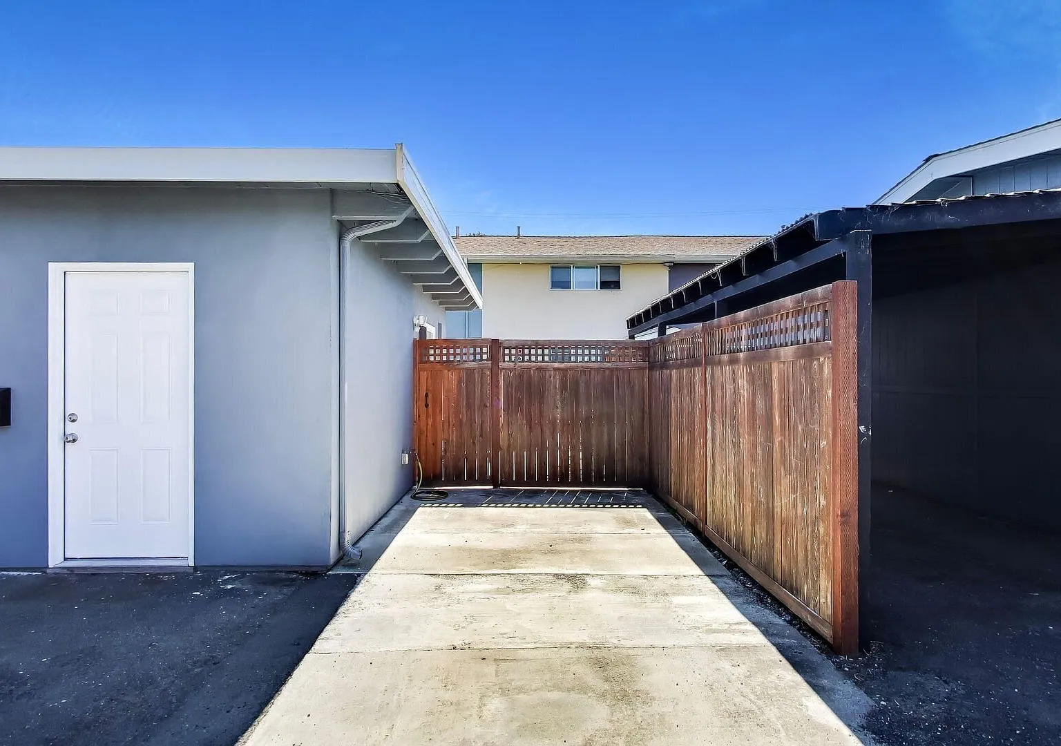 Charming & Functional Studio ADU with Private Patio, In-Unit Laundry & Parking — Photo 3