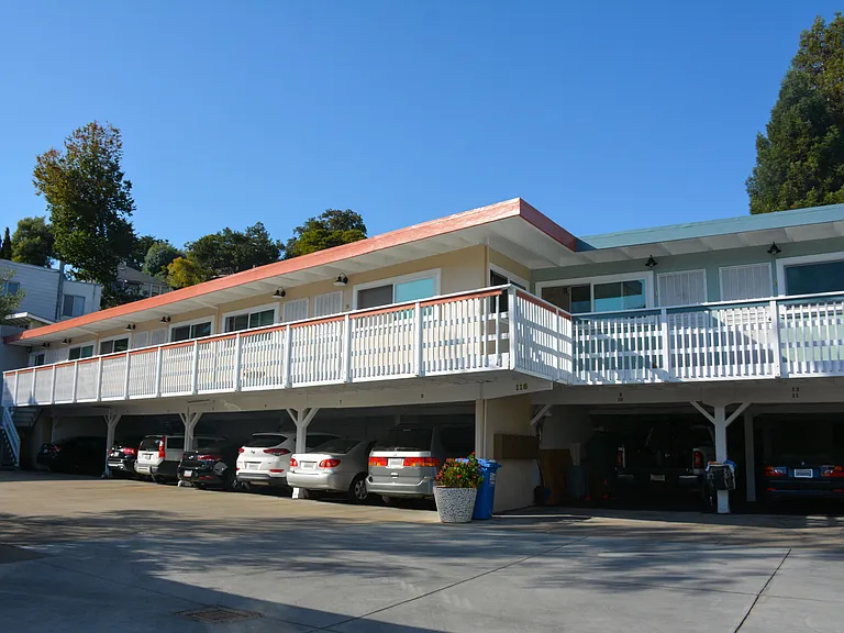 Blue Rock Apartments — Photo 2