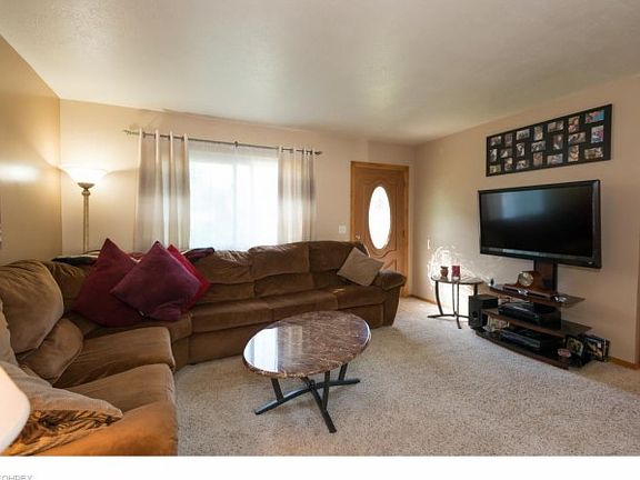 3rd image of 664 Kimberly Cir