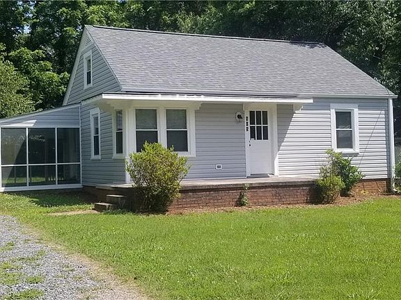 2nd image of 805 Crescent Dr