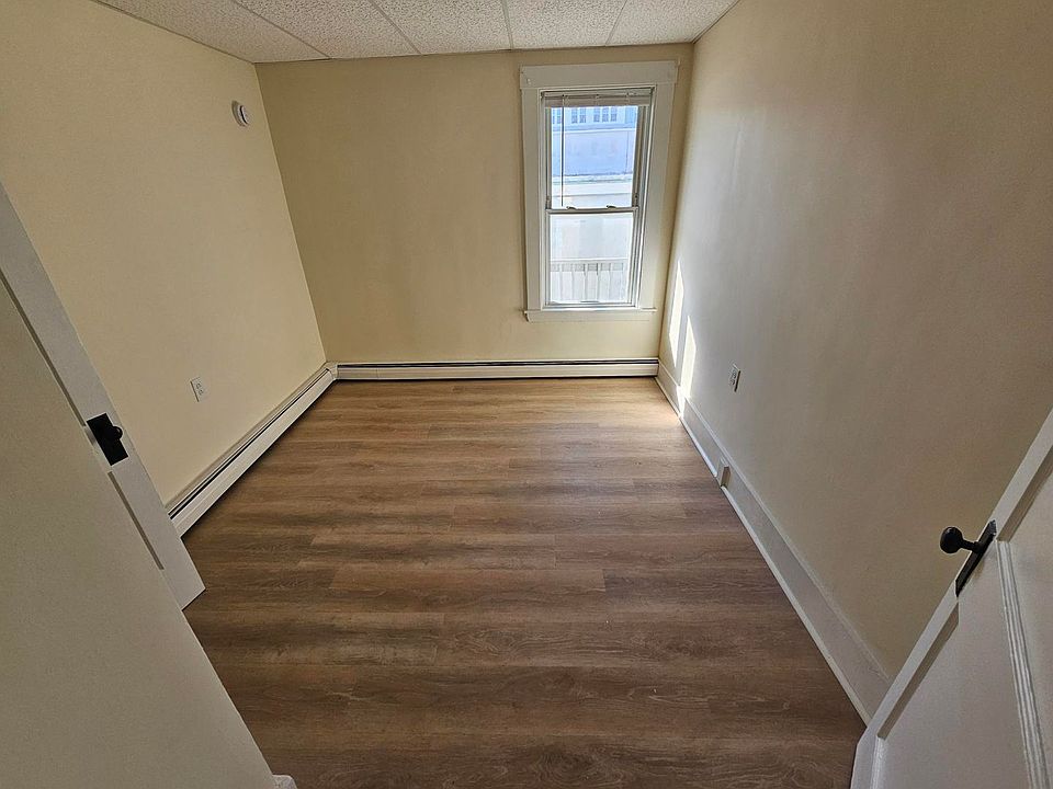 80 Essex Ave 80 Essex Ave Rumford ME Zillow