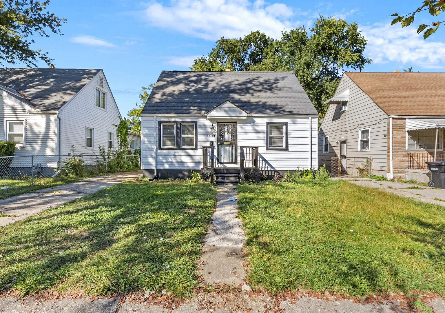 19640 W Chicago St — Photo 1
