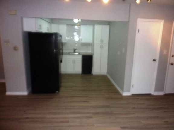 5th image of 3800 Ruby St APT 1W