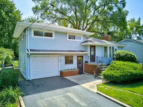 911 David St, Antioch, IL 60002