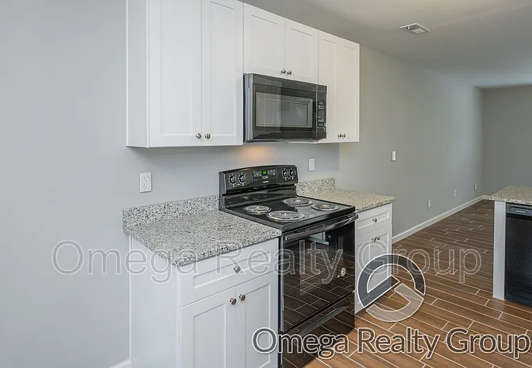 1178 Aquarius Dr — Photo 15