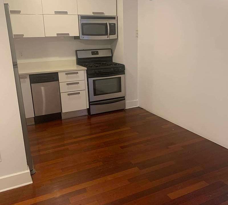 1st image of 10 Meserole St #1A