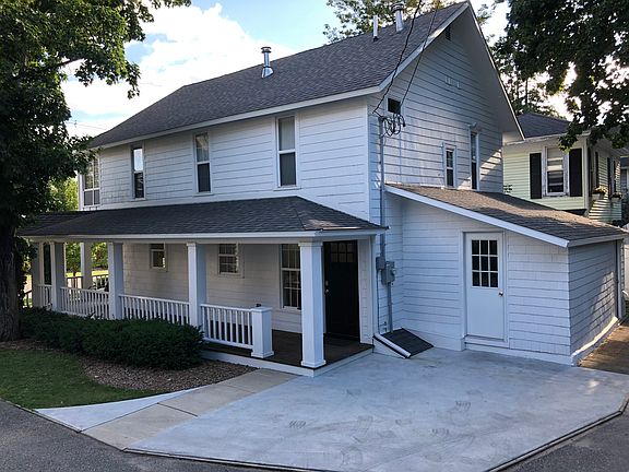 northeast view from driveway
