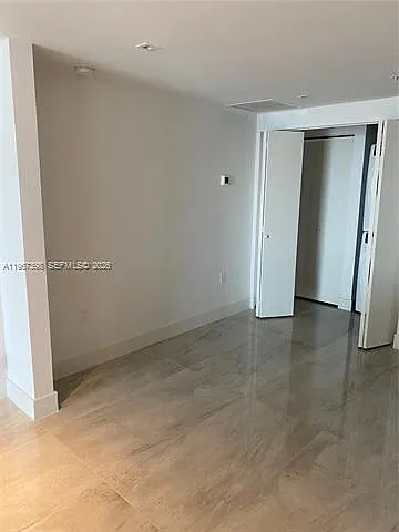 9521 E Bay Harbor Dr — Photo 13