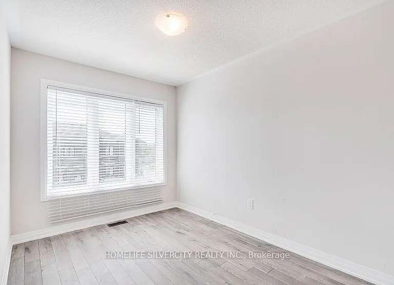 585 Colborne St E #104 — Photo 5