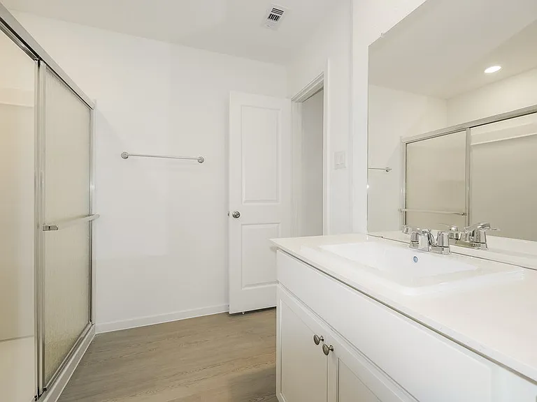 13495 Bay Springs Dr — Photo 11