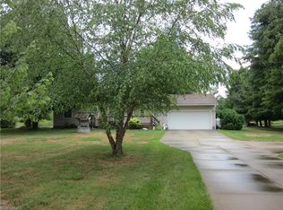 10094 Tallmadge Rd, Diamond, OH 44412