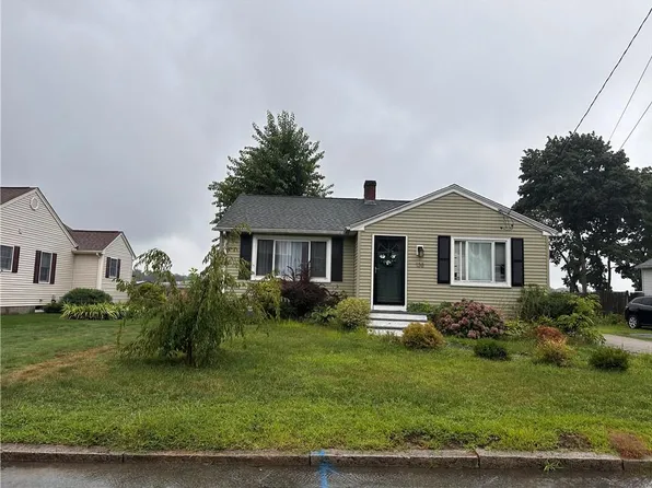 138 Woodward Rd, Providence, RI 02904