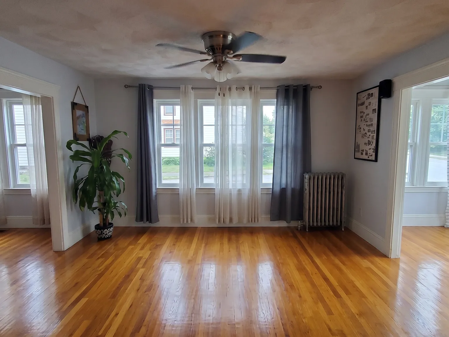 2 bed, 1364 sqft, $2,400 — Photo 4