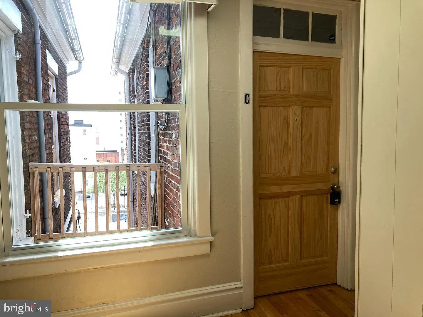 1 bed, 1.0 bath, 10576 sqft, $1,000 — Photo 4