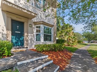 10309 Carrollwood Ln, Tampa, FL 33618