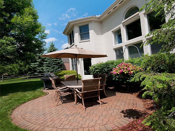 3rd image of 6923 Oleander Ct