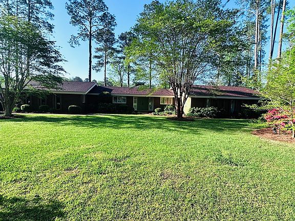 3rd image of 181 Lakeshore Dr