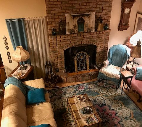 Living Room 15 x 15 ft