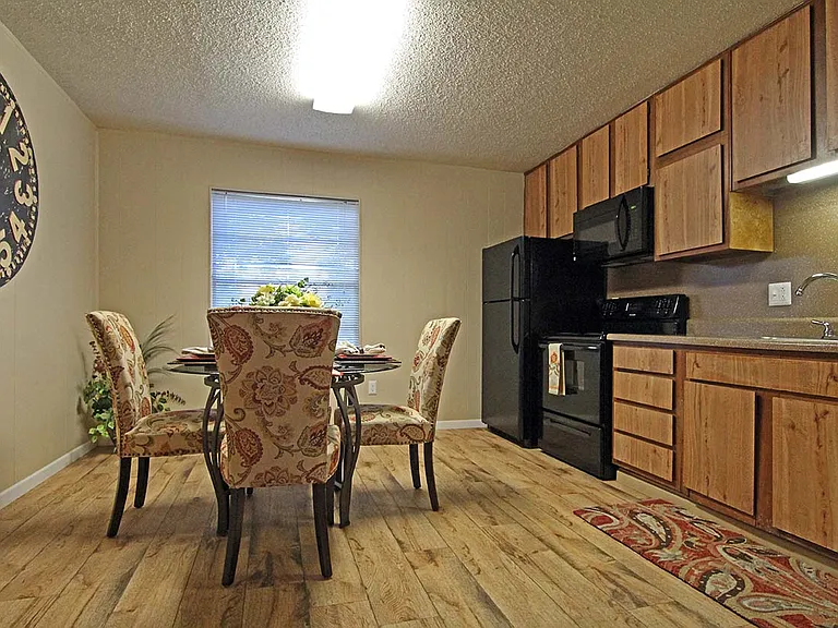 Brookside Apartments — Photo 27